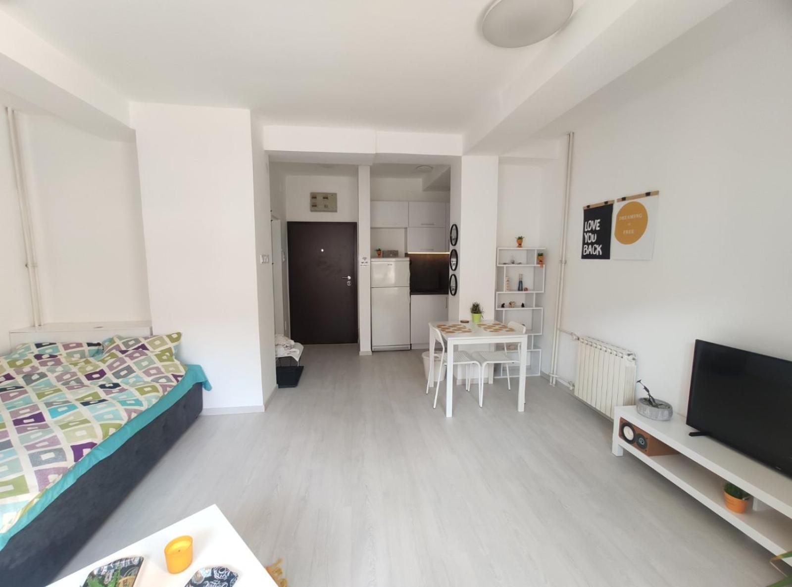 City Center White Apartment! Skopje Exteriör bild