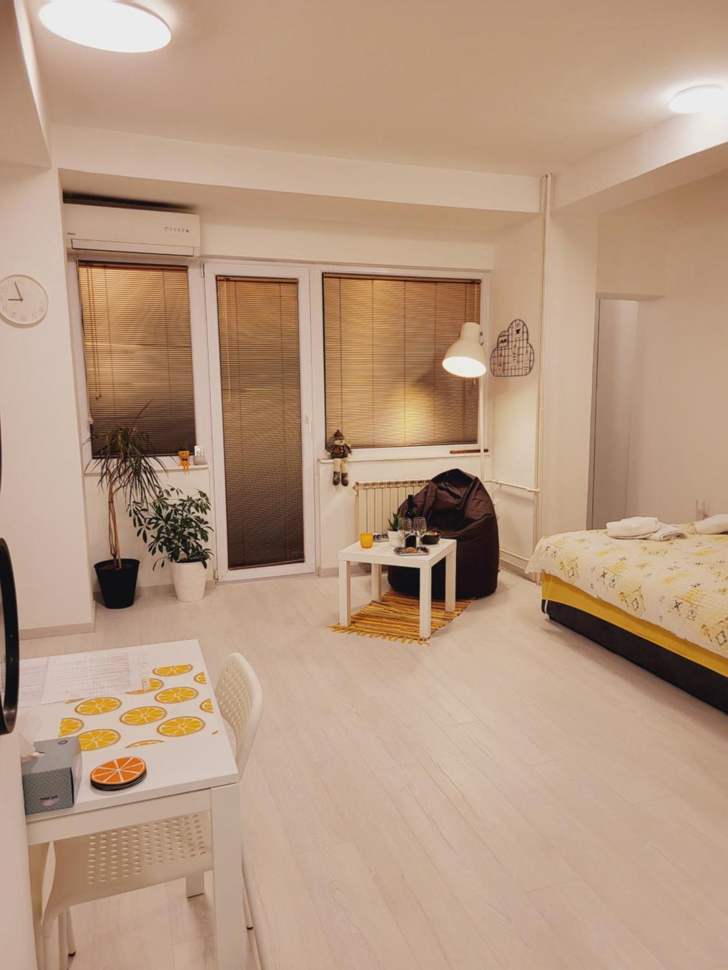 City Center White Apartment! Skopje Exteriör bild